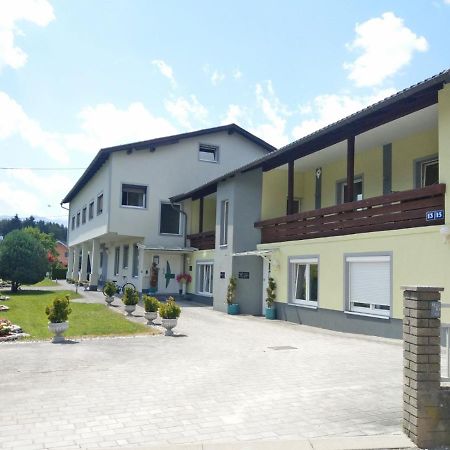 Alpenblick - Modernes Apartment In Ruhelage フィラハ エクステリア 写真