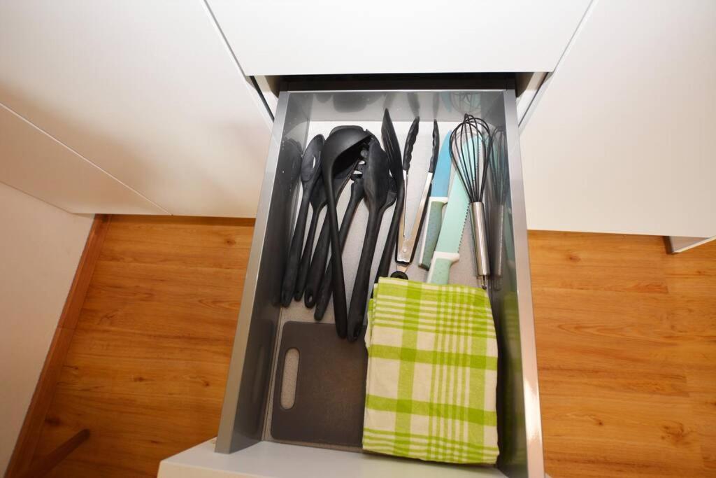 Alpenblick - Modernes Apartment In Ruhelage フィラハ エクステリア 写真
