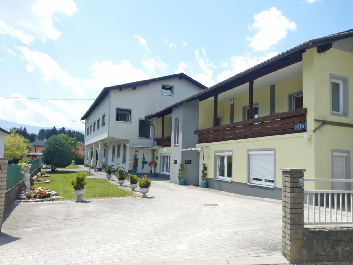 Alpenblick - Modernes Apartment In Ruhelage フィラハ エクステリア 写真